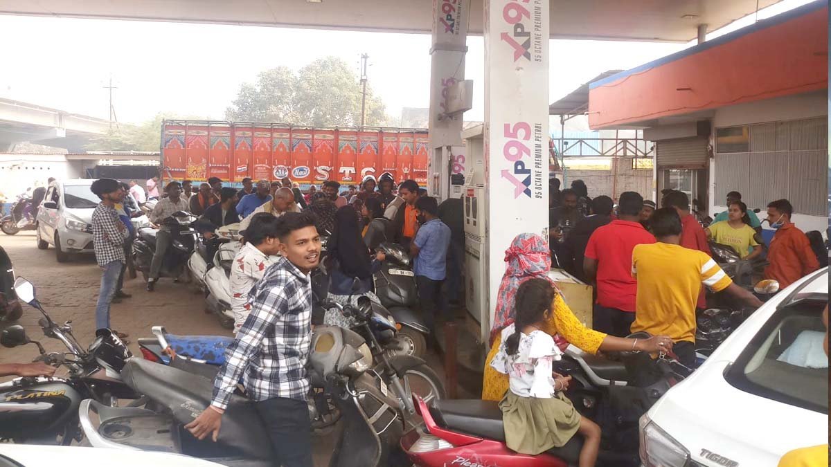 Breaking News : हिट एंड रन के नए कानून को लेकर ड्राइवर हड़ताल पर, पेट्रोल पंपों पर लगी कतार… शहर के आधे से ज्यादा पंप खाली