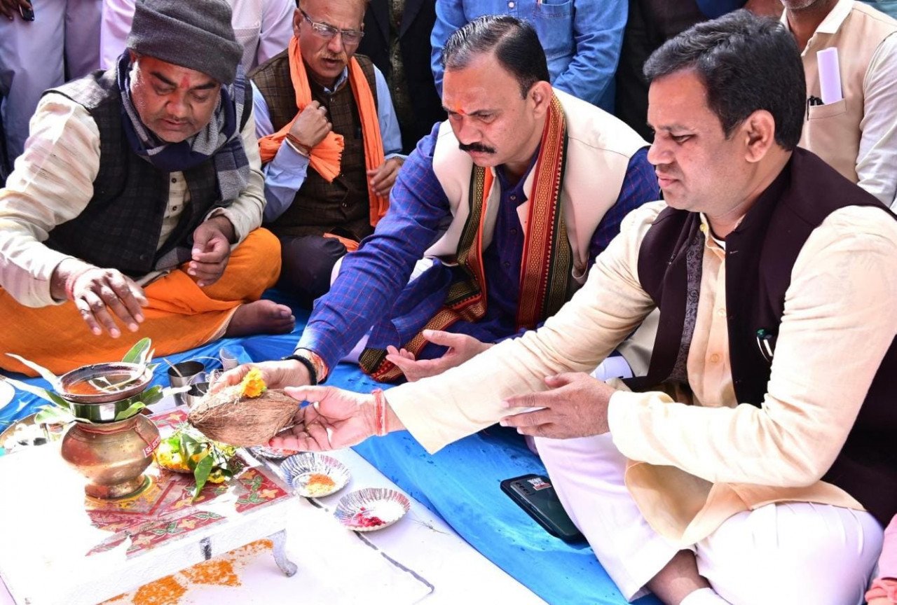 Raipur : 43.10 करोड़ रुपए की लागत के 37 कार्यों का हुआ भूमिपूजन एवं लोकार्पण…विष्णु के सुशासन और मोदी की गारंटी में प्रदेश में हो रहा है लगातार विकास कार्य : मंत्री श्याम बिहारी जायसवाल