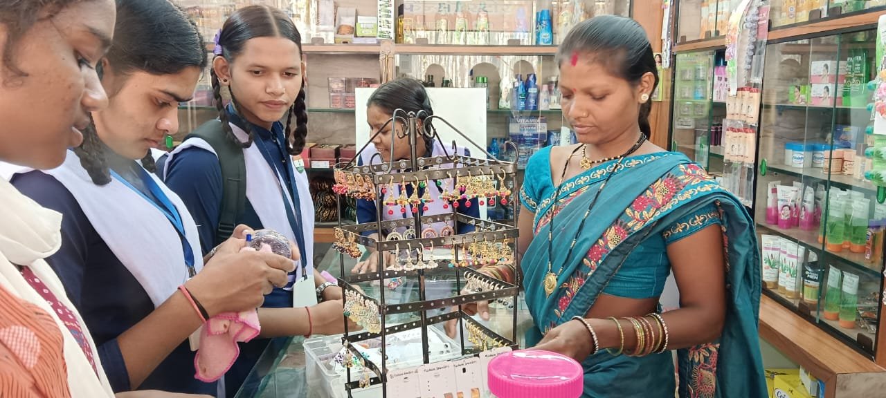 रायपुर : लखपति दीदी पहल: विश्रामपुरी की बिहान से कोंडागांव के विश्रामपुरी की इश्वरी बनी लखपति दीदी