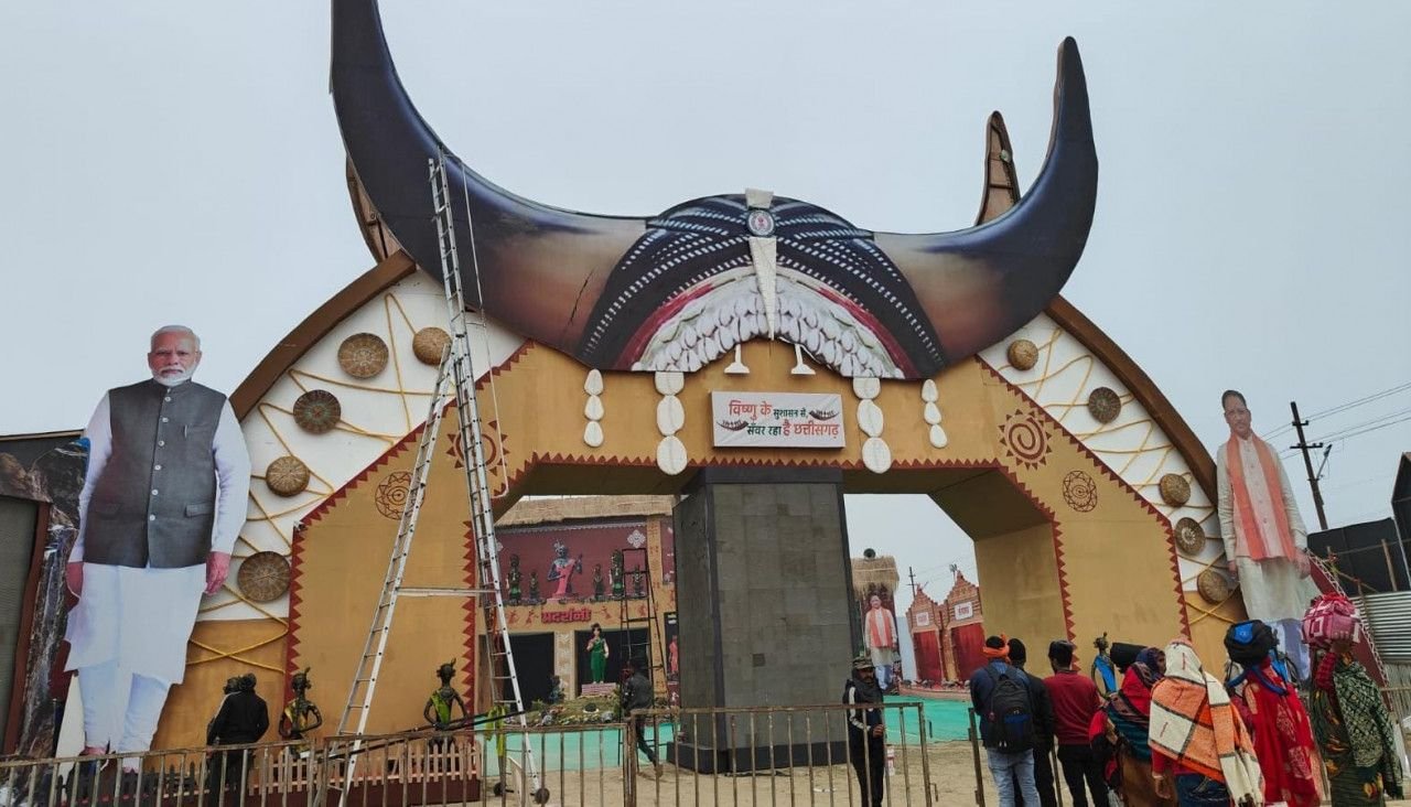 मुख्यमंत्री विष्णुदेव साय के नेतृत्व में बढ़ते छत्तीसगढ़ को देखने के लिए महाकुम्भ में श्रद्धालुओं में उत्साह… प्रयागराज महाकुंभ में लोगों के आकर्षण का केंद्र बना छत्तीसगढ़ पैवेलियन