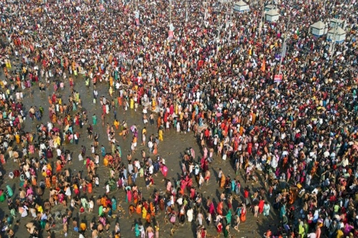 Maha Kumbh Maghi Purnima Snan : महाकुंभ में माघी पूर्णिमा पर स्नान के लिए उमड़ा सैलाब, सुबह-सुबह 74 लाख श्रद्धालुओं ने लगाई डुबकी