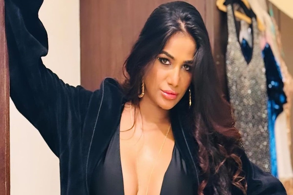 Poonam Pandey Controversy : झूठी मौत से लेकर कपड़े उतारने तक… इन विवादों से घिर चुकी हैं पूनम पांडे