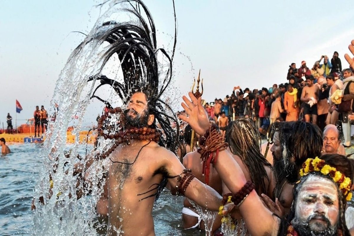 Mahakumbh 2025: बसंत पंचमी पर तीसरा अमृत स्नान जारी, 5 करोड़ लोग लगाएंगे आस्था की डुबकी