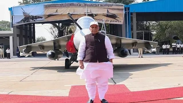 Aero India 2025: बेंगलुरु में एयरो इंडिया शुरू, राजनाथ सिंह बोले- मजबूत होकर ही शांति हासिल की जा सकती