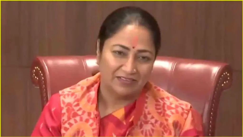 CM Rekha Gupta in action : शपथ के बाद एक्शन में CM रेखा गुप्ता, आतिशी और पूर्व मंत्रियों के निजी स्टाफ हटाए