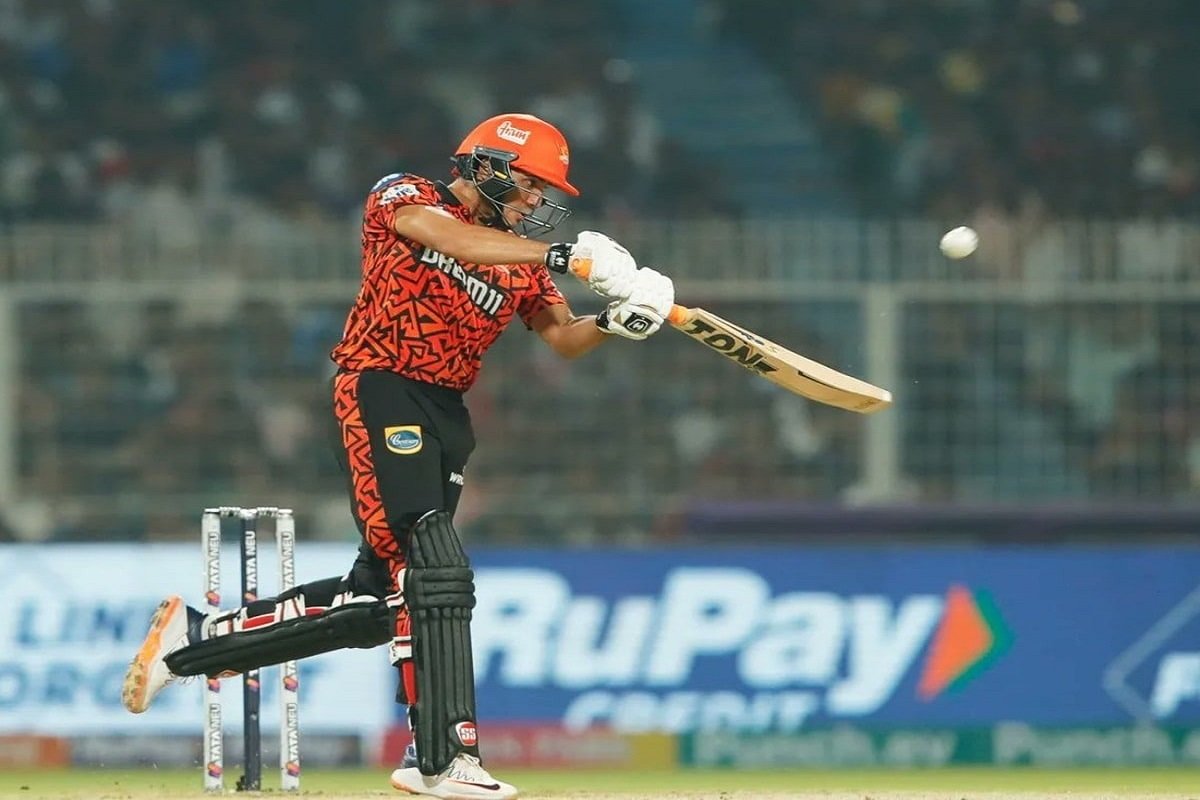 आईपीएल 2025 के शुरू होने से पहले ही तबाही मचा रहे अभिषेक शर्मा, हैदराबाद स्टेडियम में तोड़ दिया कांच
