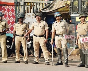 Fear of mob attack on Aurangzeb's tomb