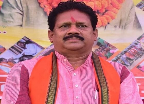 BJP expelled Siddhnath Paikra from the party for 6 years