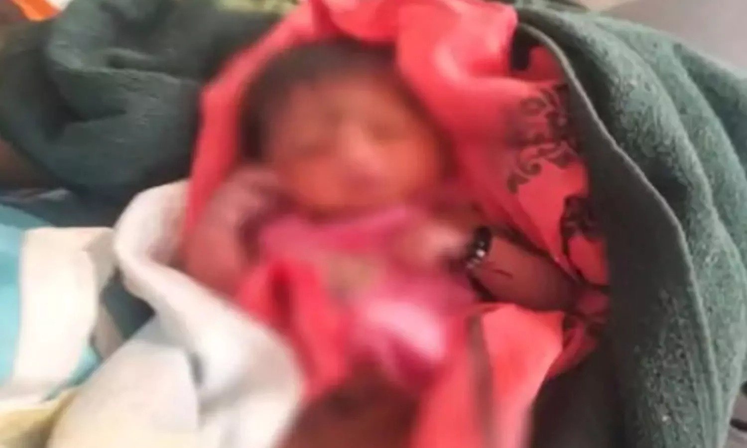 CG NEWS: रायपुर में दो महीने की मासूम को झाड़ियों में फेंका, मेकाहारा अस्पताल में एडमिट