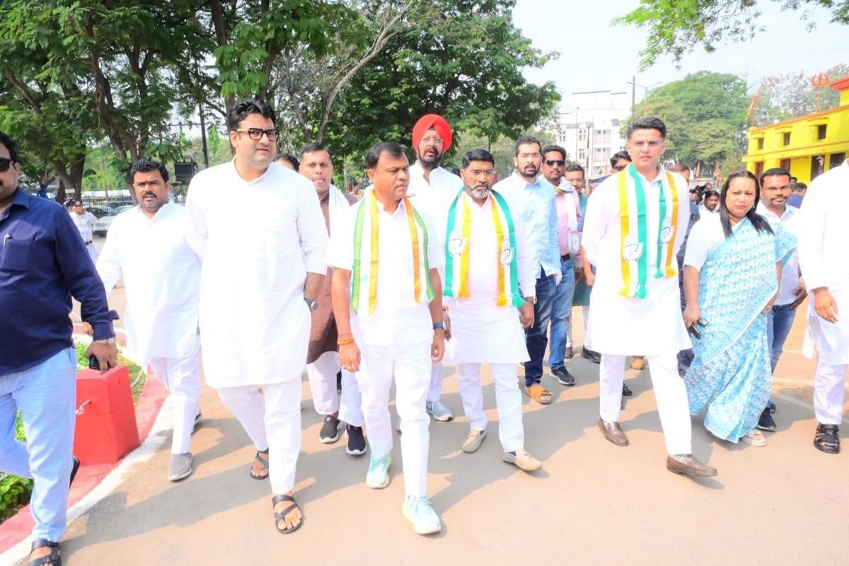 सेंट्रल जेल में बंद पूर्व मंत्री कवासी लखमा से मिलने पहुंचे प्रदेश प्रभारी सचिन पायलट, दिया बड़ा बयान