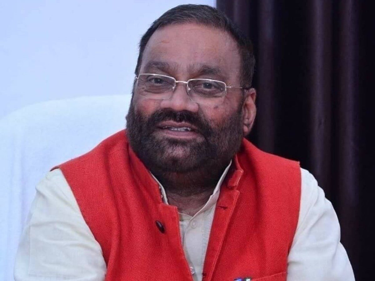 नाथूराम गोडसे से बेहतर था औरंगजेब, अबू आजमी के बाद अब स्वामी प्रसाद मौर्य ने की तारीफ