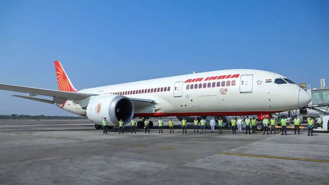 दिल्ली में 10 घंटे तक मंडराता रहा Air India का प्लेन, फिर वापस लौट गया अमेरिका; सामने आई ये अजीबोगरीब वजह