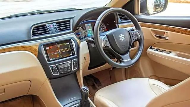 Maruti Car : हमेशा के लिए बंद होने वाली है मारुति की ये कार, स्टॉक खाली करने कंपनी दे रही बड़ा डिस्काउंट