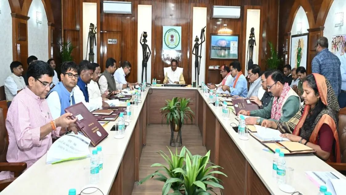 Cabinet Meeting : भारत माला परियोजना में भ्रष्टाचार की EOW करेगी जांच, युवाओं के लिए मुख्यमंत्री सुशासन फेलोशिप योजना होगी शुरू, साय कैबिनेट की बैठक में लिए गए कई महत्वपूर्ण फैसले