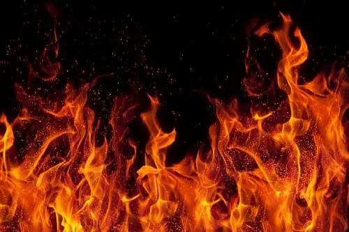 नाइट क्लब में लगी आग, 51 लोगों की मौत, म्यूजिक कॉन्सर्ट में आतिशबाजी से हुआ हादसा