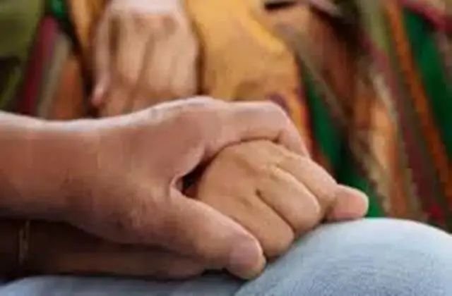Delhi News : पति संग दो मर्द बना रहे थे संबंध, अंजू ने सब देख लिया, तीनों ने मारकर बेड में छिपा दी थी लाश