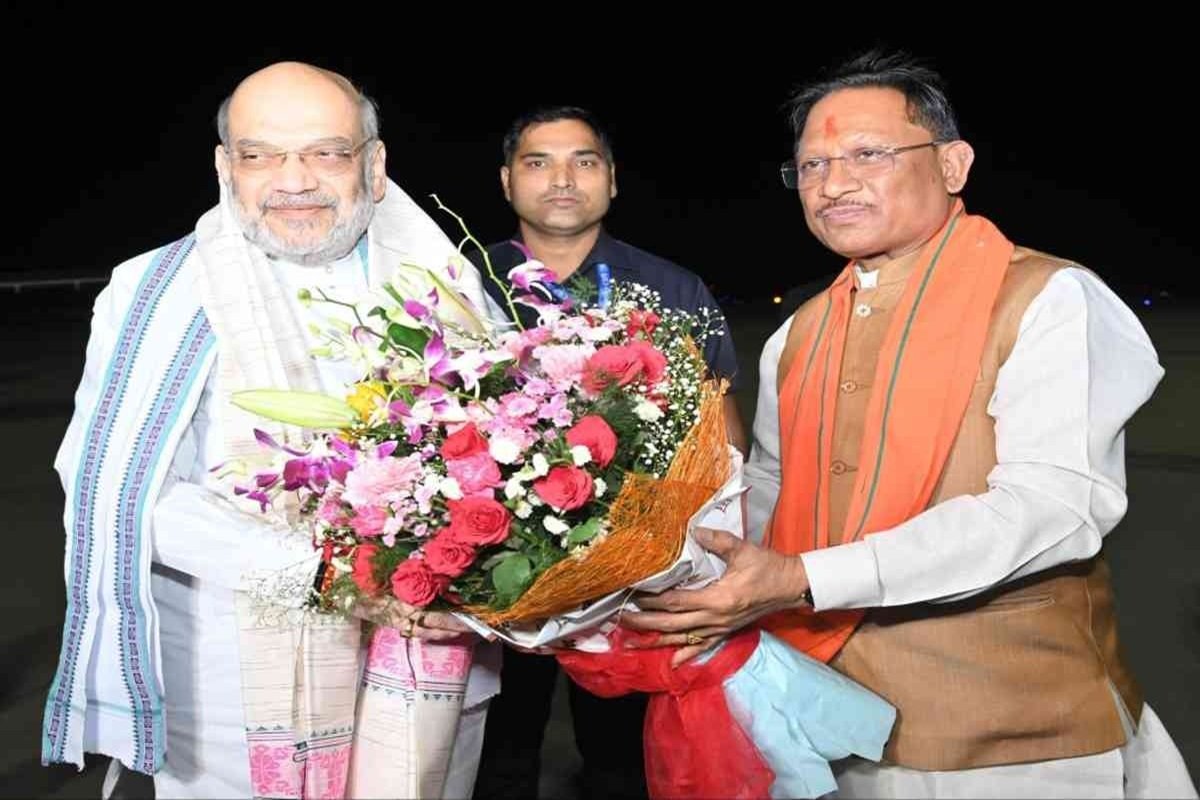 रायपुर पहुंचे केंद्रीय गृहमंत्री अमित शाह, एयरपोर्ट पर सीएम साय समेत BJP नेताओं ने किया स्वागत