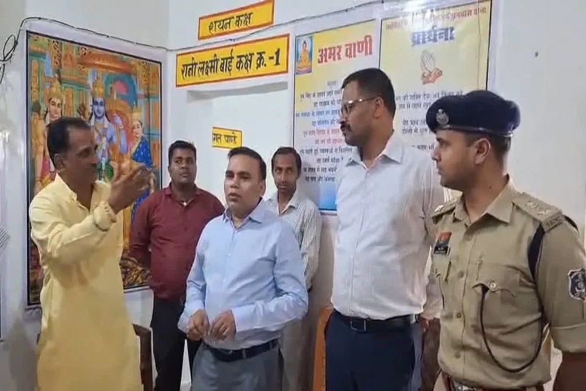CG NEWS : खाने में छिपकली मिलने के मामले में बड़ा अपडेट, प्रधानपाठिका समेत 5 लोगों को किया निलंबित