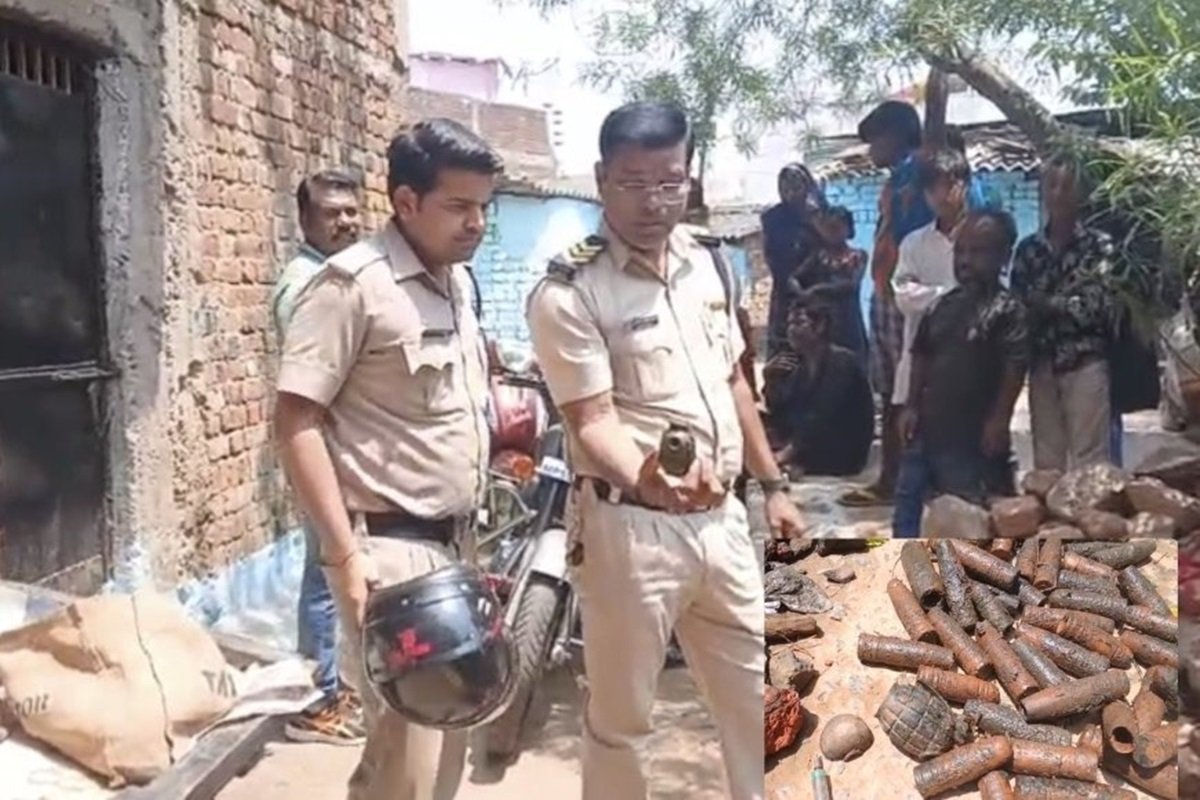 कुएं की सफाई के दौरान मिला बम और विस्फोटक सामग्री, पुलिस ने शुरू की जांच