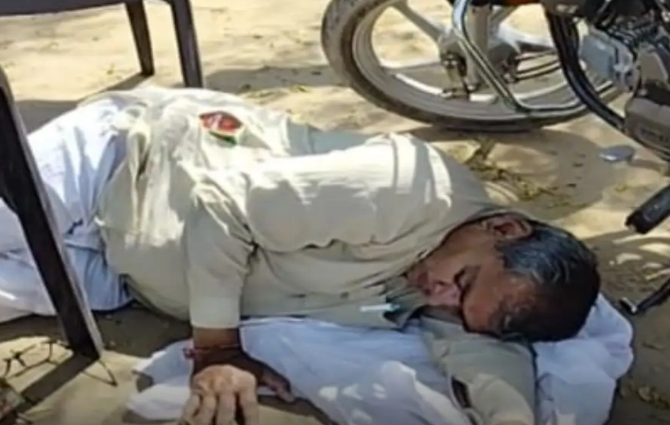 नशे में धुत मास्टर साहब ने की मर्यादा की हदें पार, शिक्षिका के साथ किया दुर्व्यवहार, फिर…