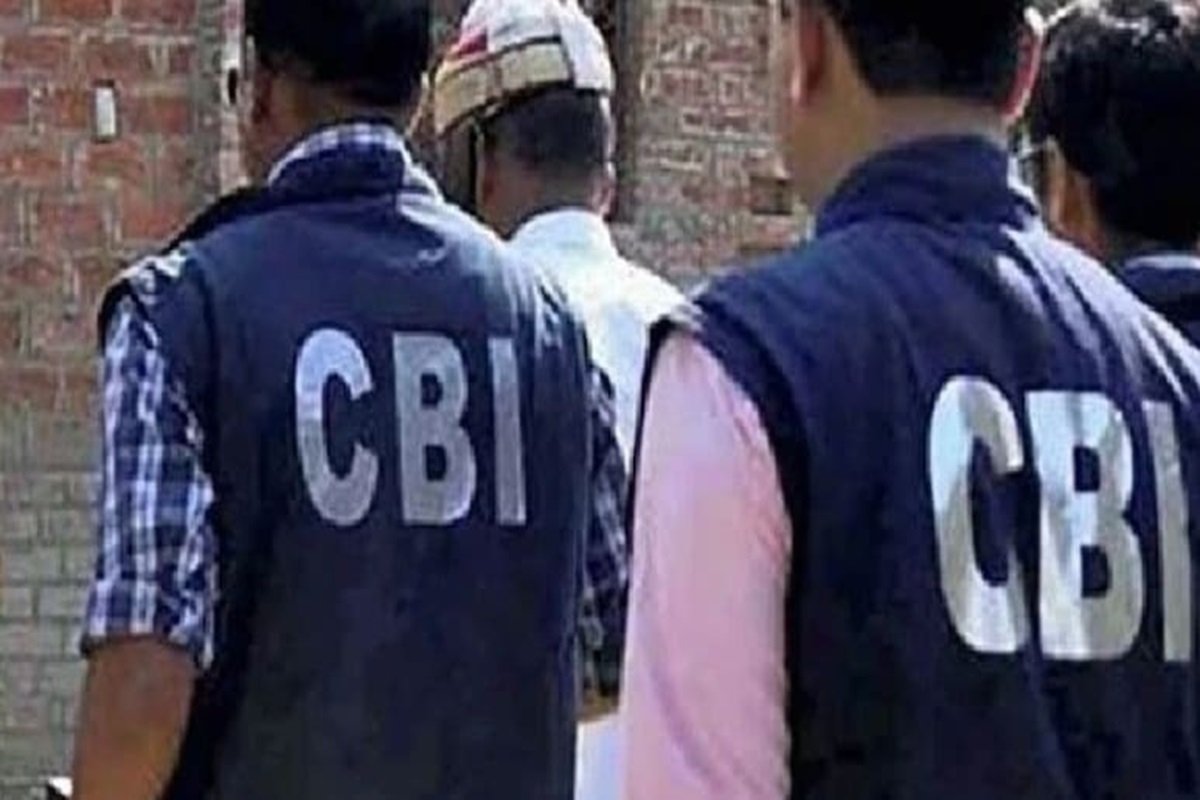 Raipur CBI Raid: पूर्व IAS अनिल टुटेजा के घर CBI की दबिश, इन मामलों से माना जा रहा संबंध