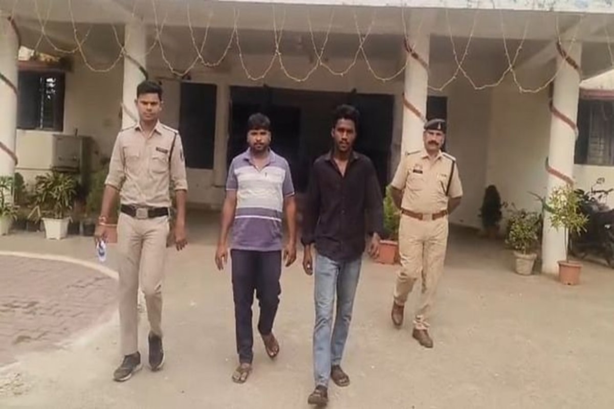 दसवीं बोर्ड की परीक्षा देने जीजा ने अपनी जगह साले को भेजा, पुलिस ने दोनों को किया गिरफ्तार