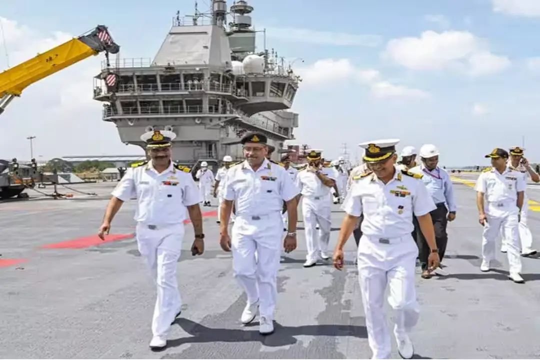 Indian Navy Recruitment : 12वीं पास के लिए शानदार मौका, नौसेना में निकली है बंपर भर्ती, हर महीने मिलेगी इतनी सैलरी