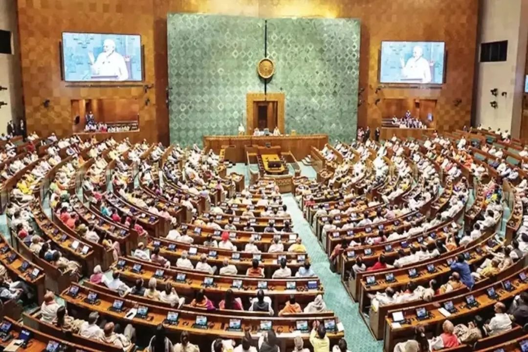 Waqf Amendment Bill: लोकसभा में कल पेश होगा वक्फ संशोधन बिल, चर्चा के लिए इतने घंटे का समय निर्धारित, विपक्षी सांसदों ने कही ये बात