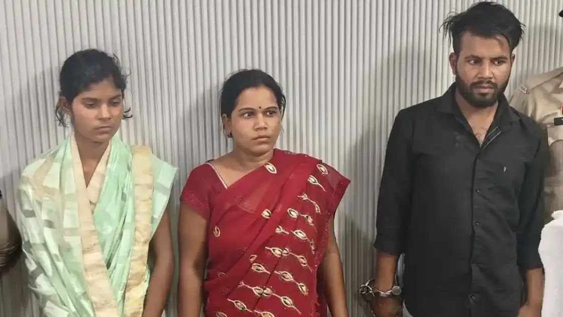 BalodaBazar Minor Murder Case: बलौदाबाजार में सौतेली मां और सगी चाची ने कराई नाबालिग बेटे की हत्या.. 50 हजार रुपये में दी थी सुपारी, जानिए क्या है वजह?