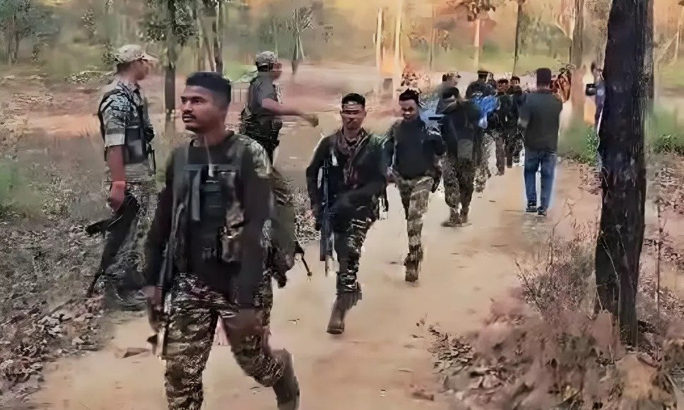 Sukma Naxal Encounter: सुकमा में दूसरे दिन भी मुठभेड़ जारी, रूक-रूककर हो रही फायरिंग