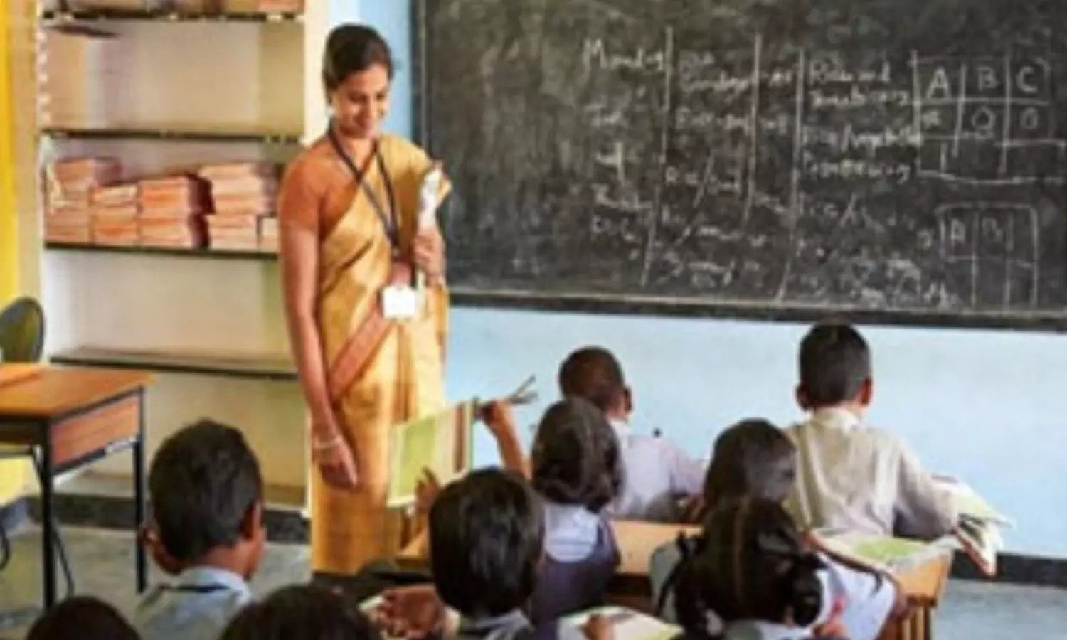 CG News : हजारों स्कूल बंद होने की खबर का सच आया सामने, शिक्षा विभाग ने कहा- 166 स्कूलों का होगा समायोजन