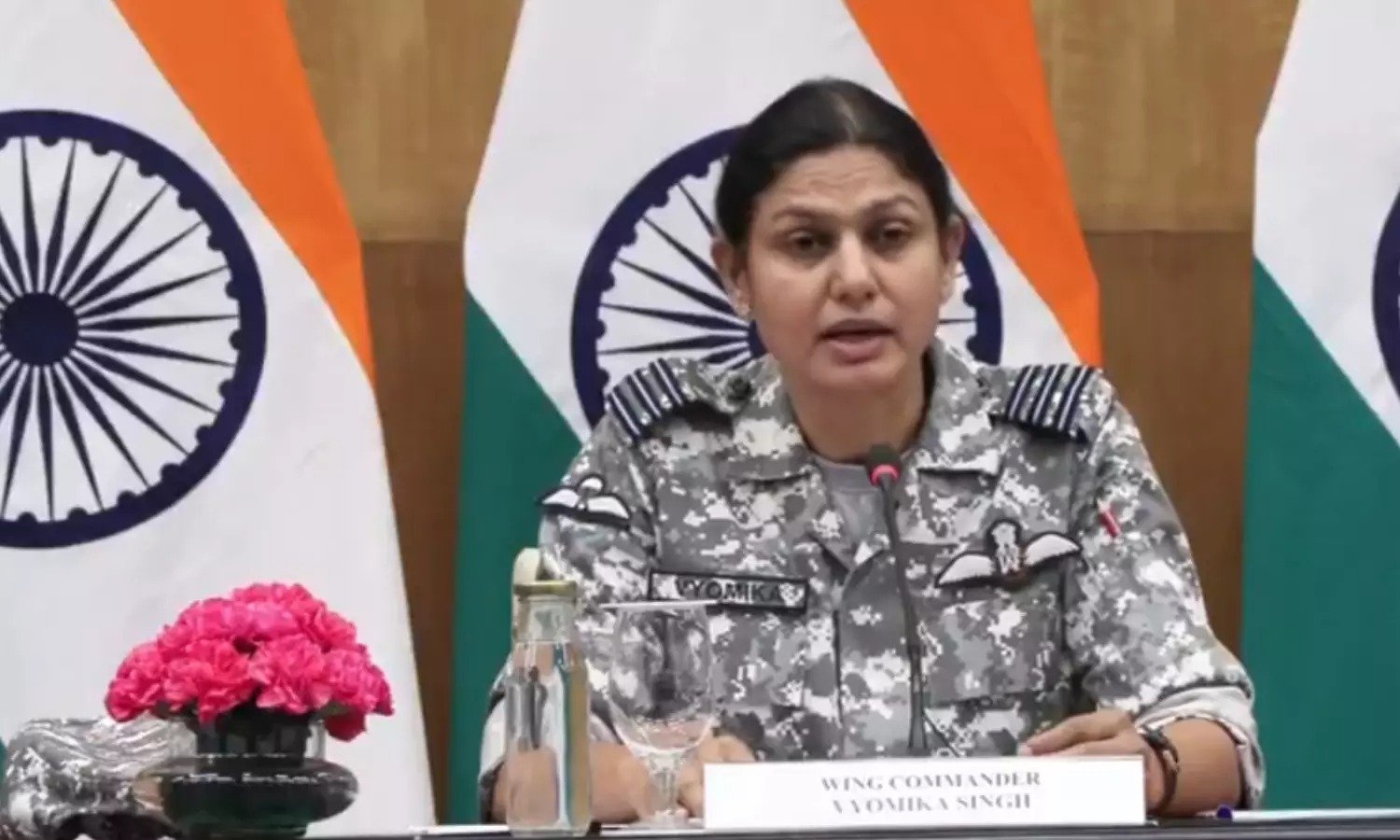 Operation Sindoor: नागरिक विमान को पाकिस्तान ने बनाया ढाल, जवाबी कार्रवाई में एडी रडार नष्ट – विंग कमांडर व्योमिका सिंह
