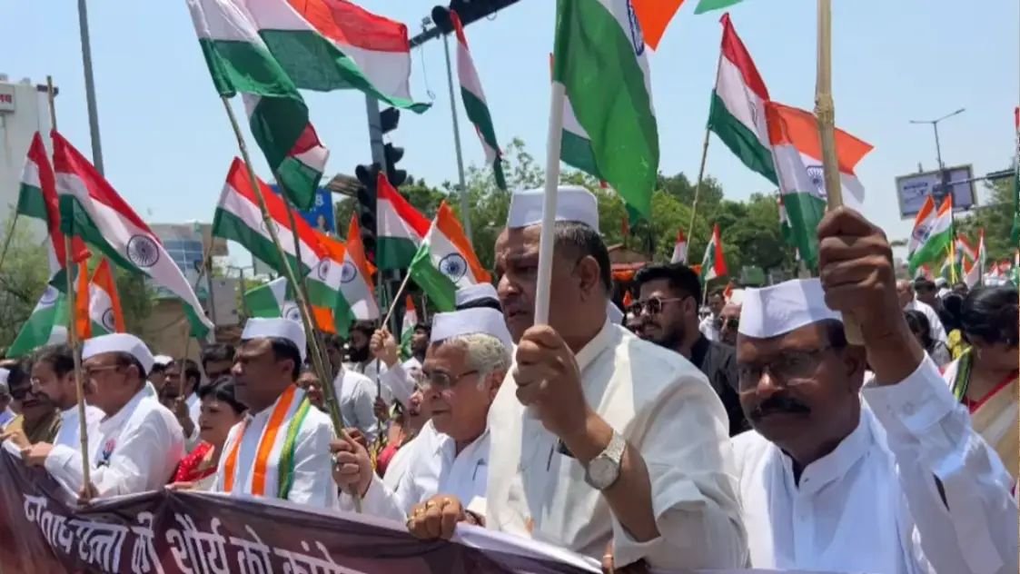 Congress’s Tiranga yatra:  राजधानी रायपुर की सड़कों पर “भारतीय सेना जिंदाबाद” के लगे नारे, पीसीसी चीफ दीपक बैज के नेतृत्व में निकाली गई रैली