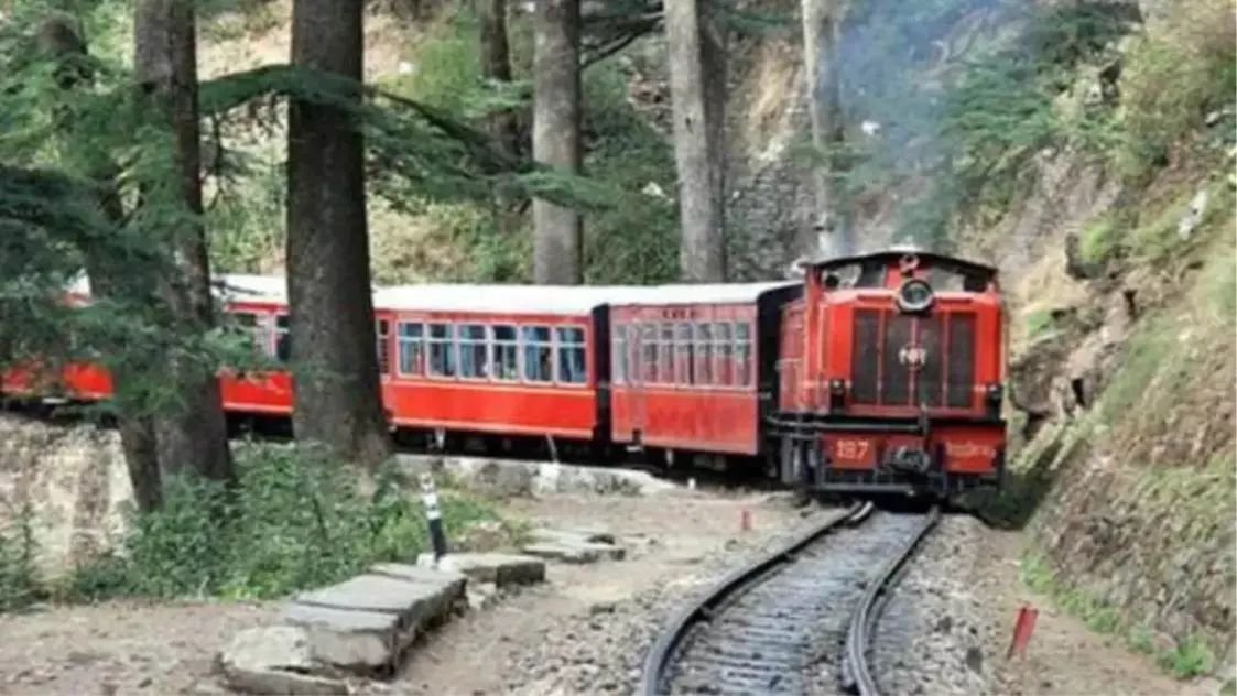 Indian Railways: ट‍िकट बुक‍िंग के ल‍िए रेलवे का नया न‍ियम, इमरजेंसी कोटा के ल‍िए नई गाइडलाइन जारी