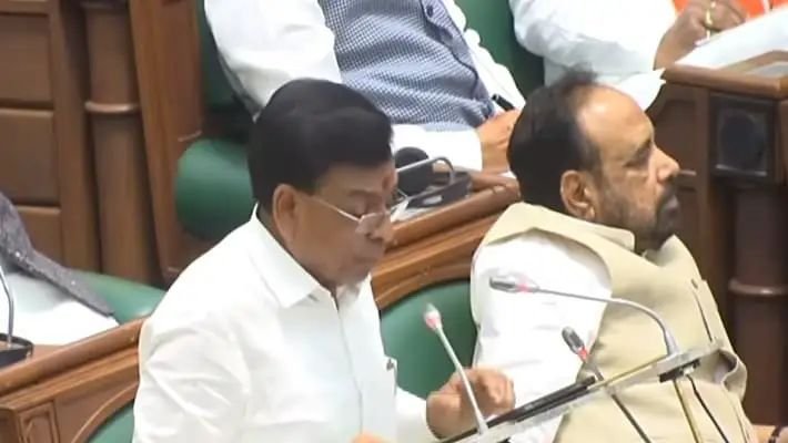 अब MP के डिप्टी CM का शर्मनाक बयान, कहा- पूरा देश-देश की सेना और सैनिक मोदीजी के चरणों में नतमस्तक हैं