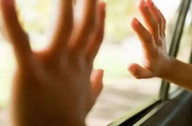 Andhra Pradesh: खेलते-खेलते कार में बैठ गए 4 बच्चे, लॉक हो गए दरवाजे, फिर जो हुआ जानकर दहल जाएगा दिल