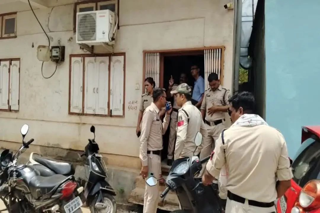 Conversion in CG: चंगाई सभा की आड़ में करा रहे थे धर्म परिवर्तन! पुलिस ने चर्च के संचालक को गिरफ्तार, कल हुआ था जमकर हंगामा
