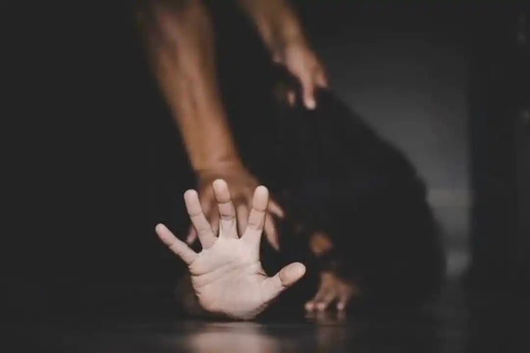 Minor Girl Raped In Raipur: राजधानी में 10 साल की मासूम से दरिंदगी.. पड़ोस में रहने वाले युवक ने किया दुष्कर्म, इलाके में मचा हड़कंप