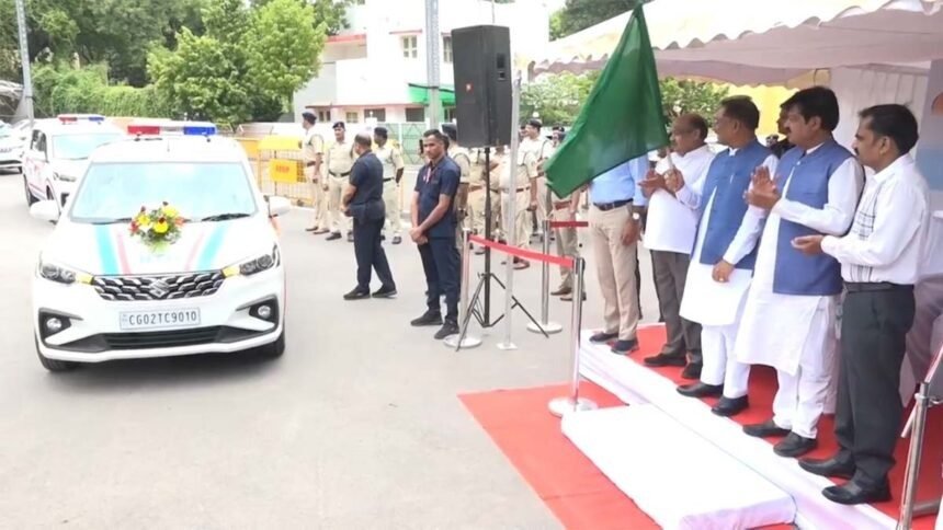 CG News: परिवहन सुरक्षा बेड़े में शामिल हुई 48 नई गाड़ियां, सीएम साय ने दिखाई हरी झंडी, कहा- यातायात को सुरक्षित और सुगम बनाना हमारी प्राथमिकता
