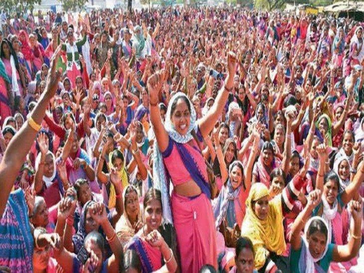 Anganwadi Workers Salary Hike: आंगनबाड़ी कार्यकर्ताओं को बड़ा तोहफा, सरकार ने सैलरी में की इतनी बढ़ोतरी, अब हर महीने खाते में आएंगे इतने पैसे