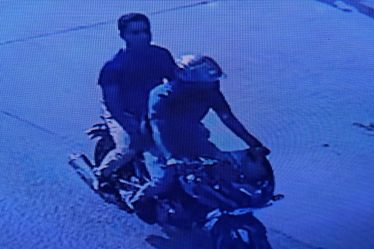 CG News: ड्राइवर से 1.30 लाख रुपये की लूट, बाइक सवार बदमाश CCTV में कैद