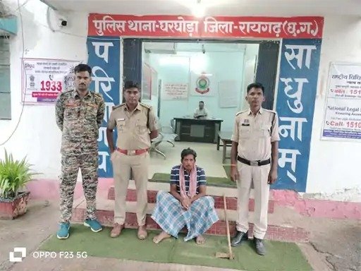 रायगढ़ में पुरानी रंजिश में बुजुर्ग की हत्या, आरोपी ने कुल्हाड़ी से गले पर किया वार, डॉक्टर की जानकारी लेने गया था