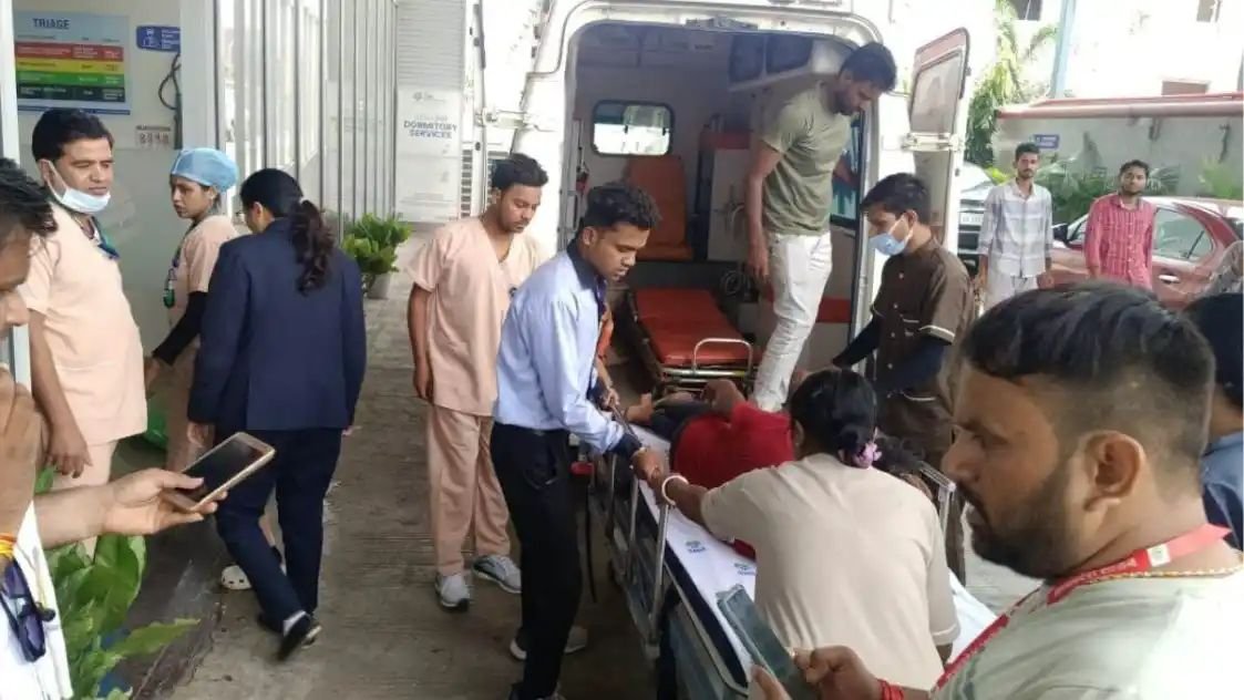 Sehore News: चलती बस के ड्राइवर को आया हार्ट अटैक, यात्रियों की सूझबूझ से बची जान
