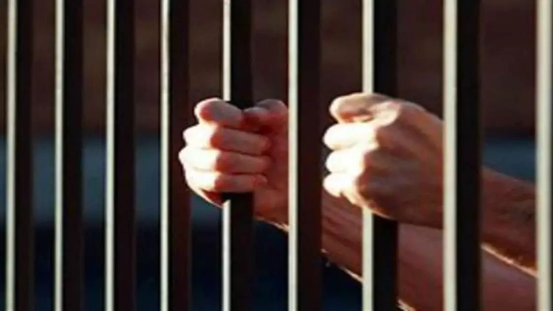 CG News : सेंट्रल जेल की 22 फीट ऊंची दीवार कूदकर फरार हुआ कैदी, सरकंडा से देर रात फिर दबोचा गया