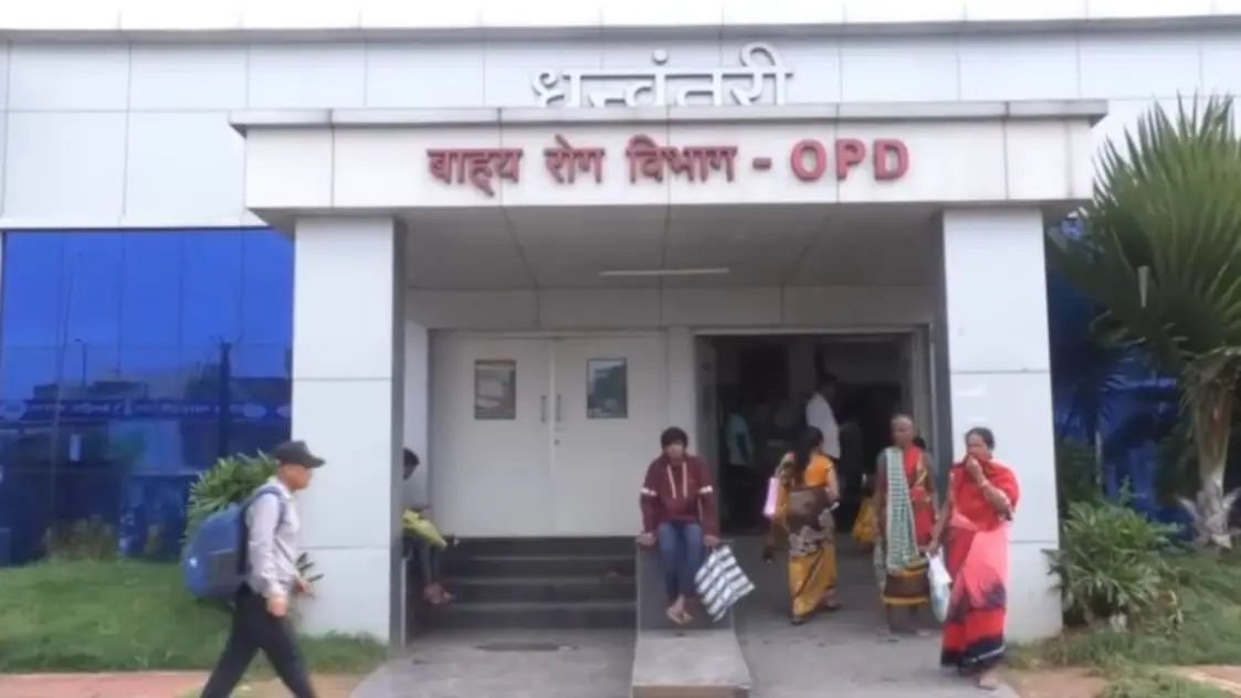 CG News : खेलते-खेलते तीन बच्चों ने खा लिया जहरीला फल, गंभीर हालत में अस्पताल में कराया गया भर्ती