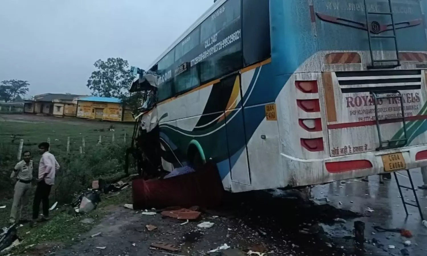 CG Road Accident: जगदलपुर- रायपुर हाईवे पर बस और डंपर की भिड़ंत, हादसे में तीन की दर्दनाक मौत