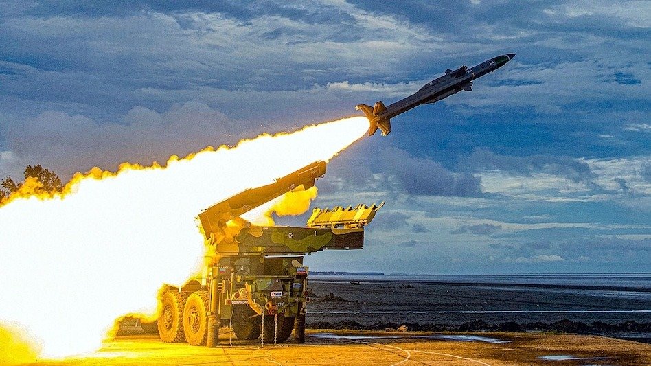 Akash Prime Defense System: भारतीय सेना की ताकत बना ‘आकाश प्राइम’, 15 हजार फीट से अधिक की ऊंचाई पर दिखाई शक्ति, चीन-पाकिस्तान में हड़कंप