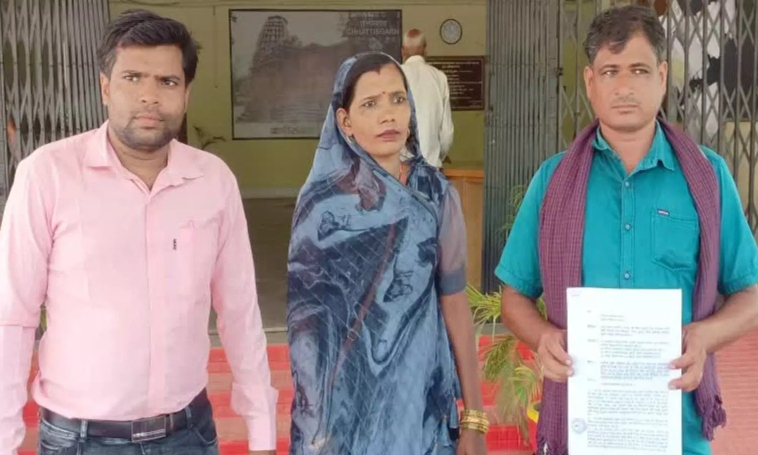 कबीरधाम में दबंगई: किसान की पुश्तैनी जमीन पर कब्जा, न्याय के लिए दर-दर भटक रहा पीड़ित