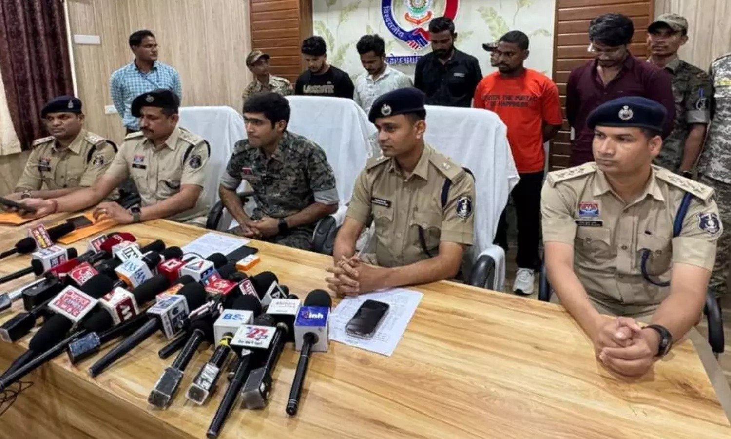 CG Cyber Frauds: 11 राज्यों में ठगी करने वाले 5 अंतर्राज्यीय ठग गिरफ्तार, डेढ़ करोड़ से ज्यादा का लगाया चूना