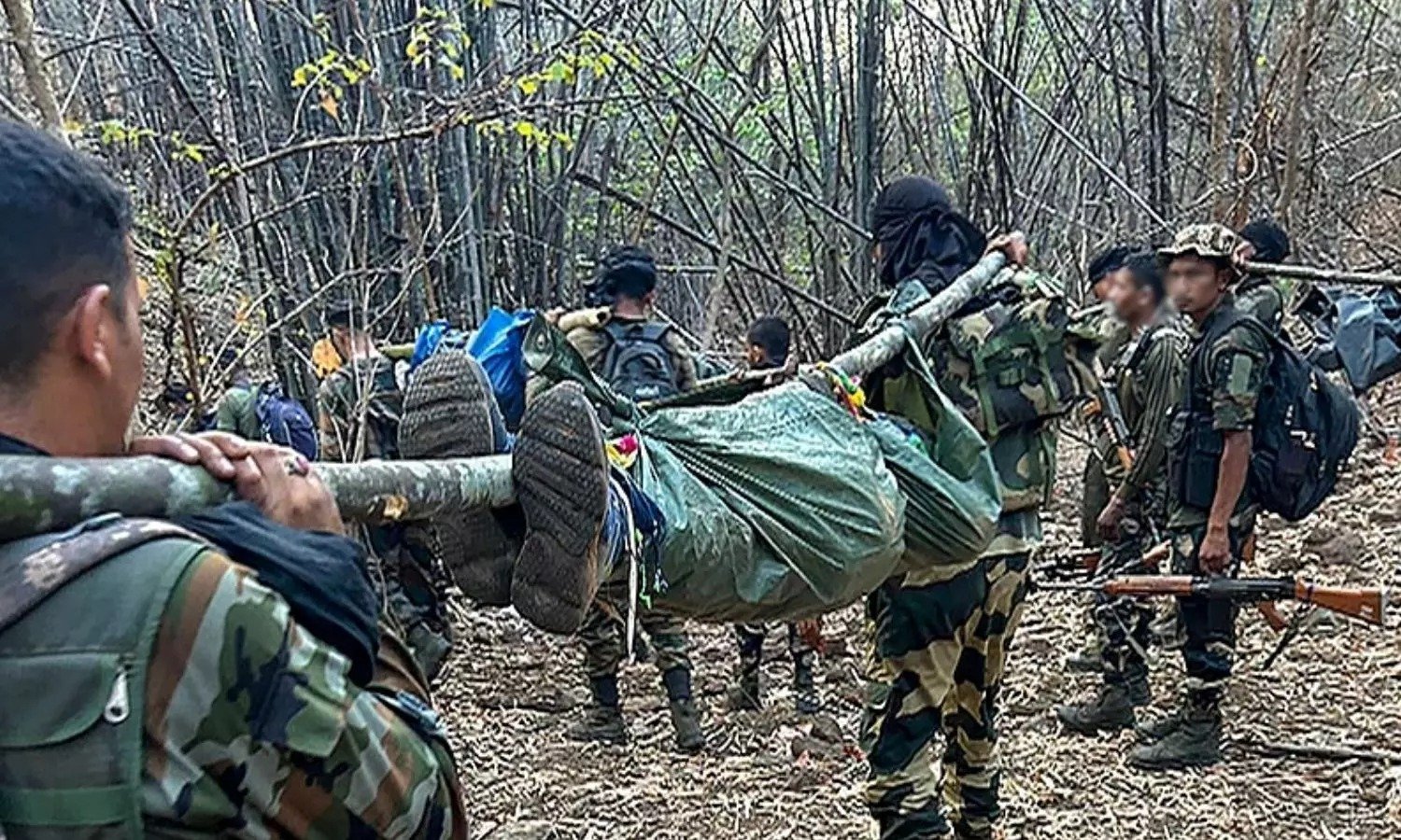 CG Naxal Encounter Update: नेशनल पार्क एरिया मुठभेड़ में एक माओवादी ढेर, जंगल में जवानों की सर्चिंग जारी